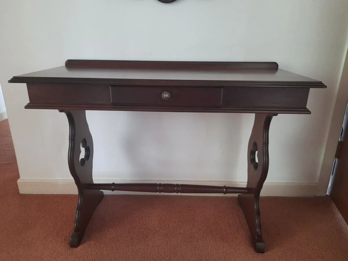 Desk/Table