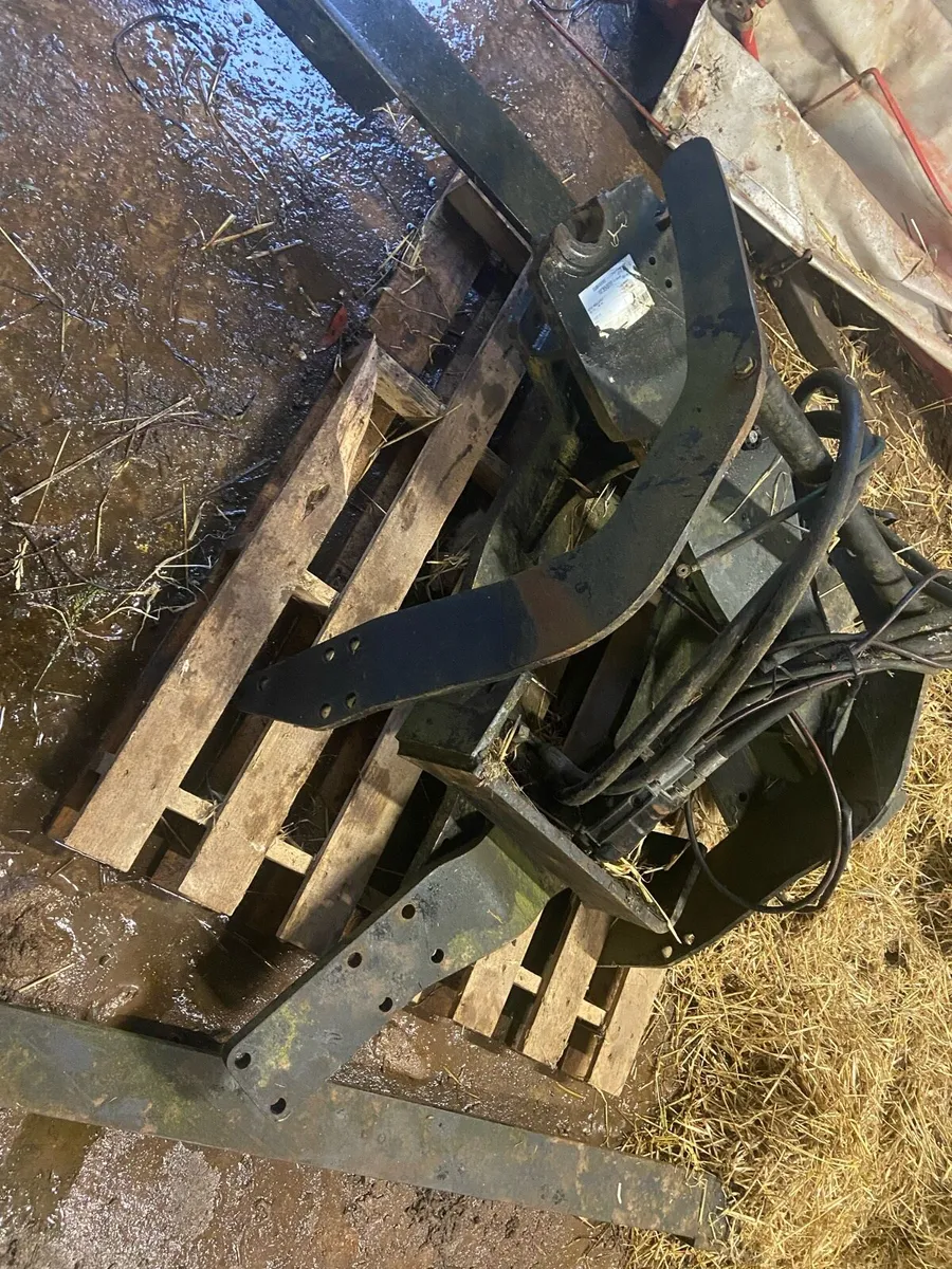 Tm 115-165 quicke loader brackets - Image 3