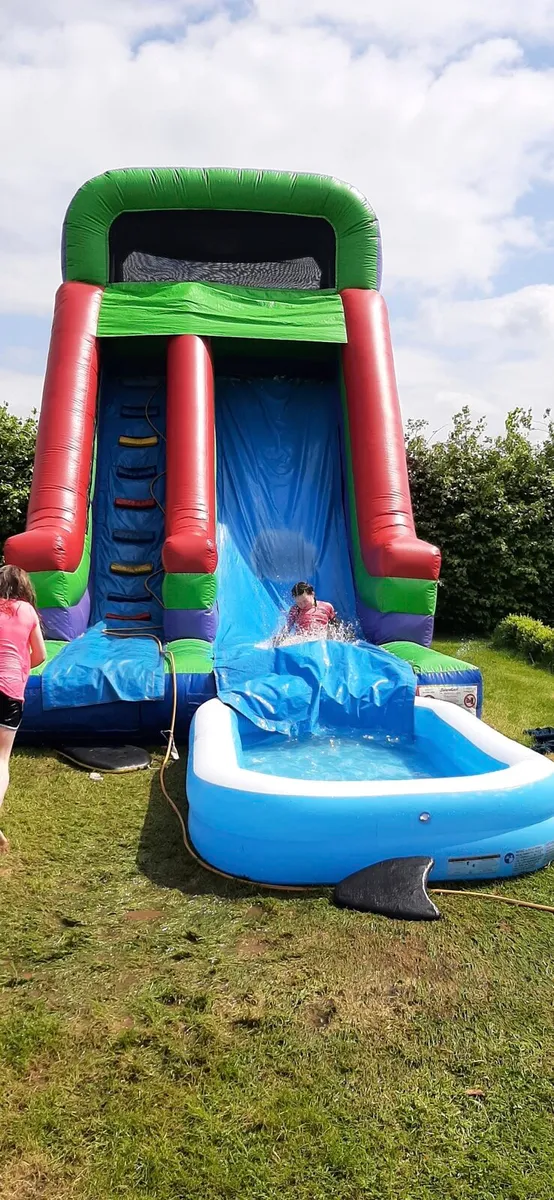 Bouncy castle - Image 1