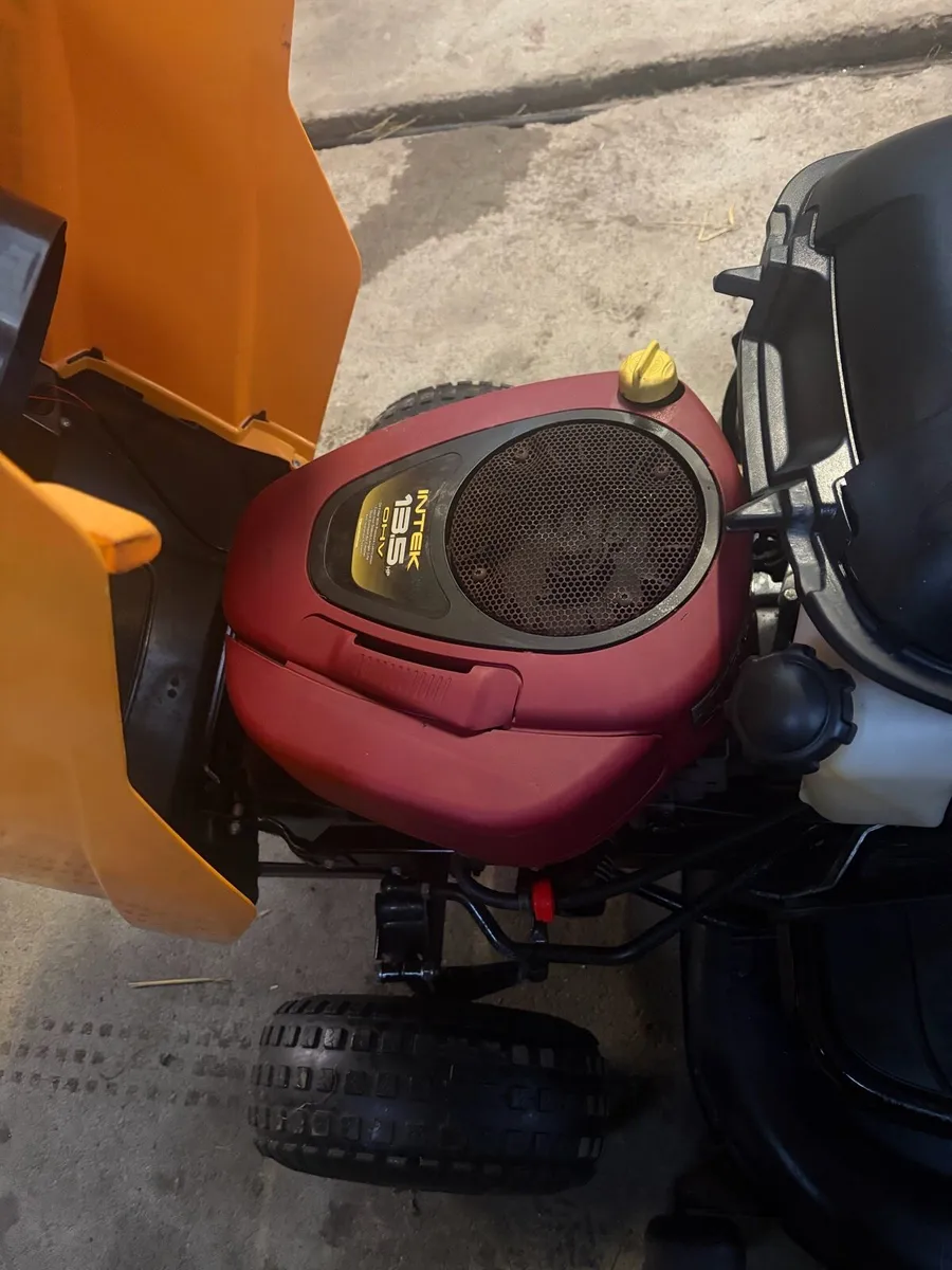 Stiga ride on lawnmower - Image 4