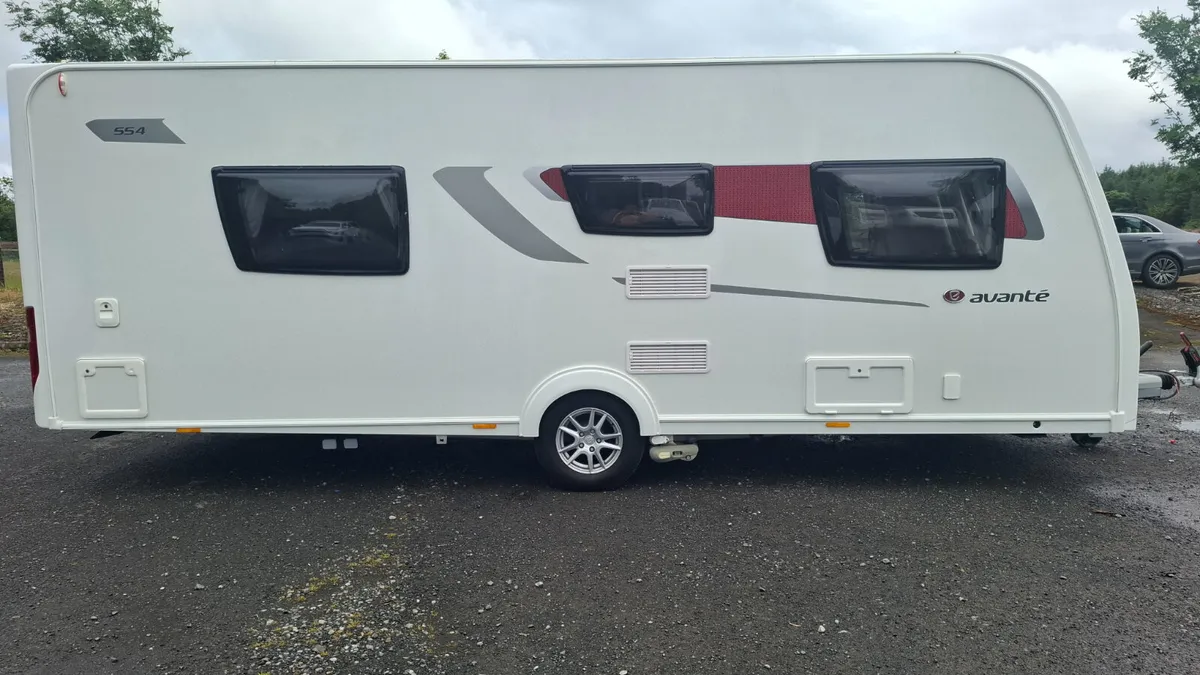 Elddis Avante 554 Island Bed Caravan - Image 1
