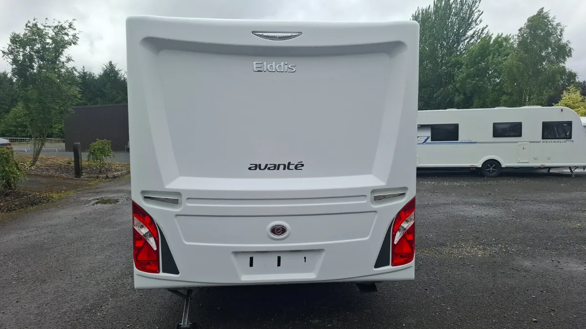 Elddis Avante 554 Island Bed Caravan - Image 4