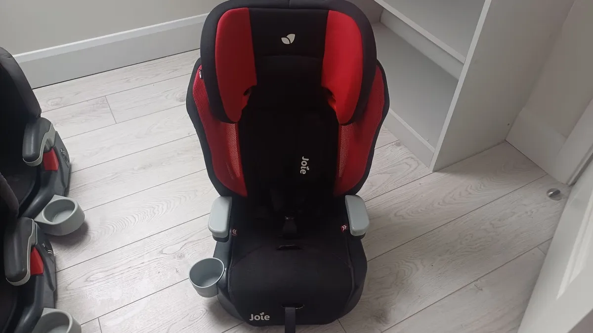 4 Child Car seats. - Image 3