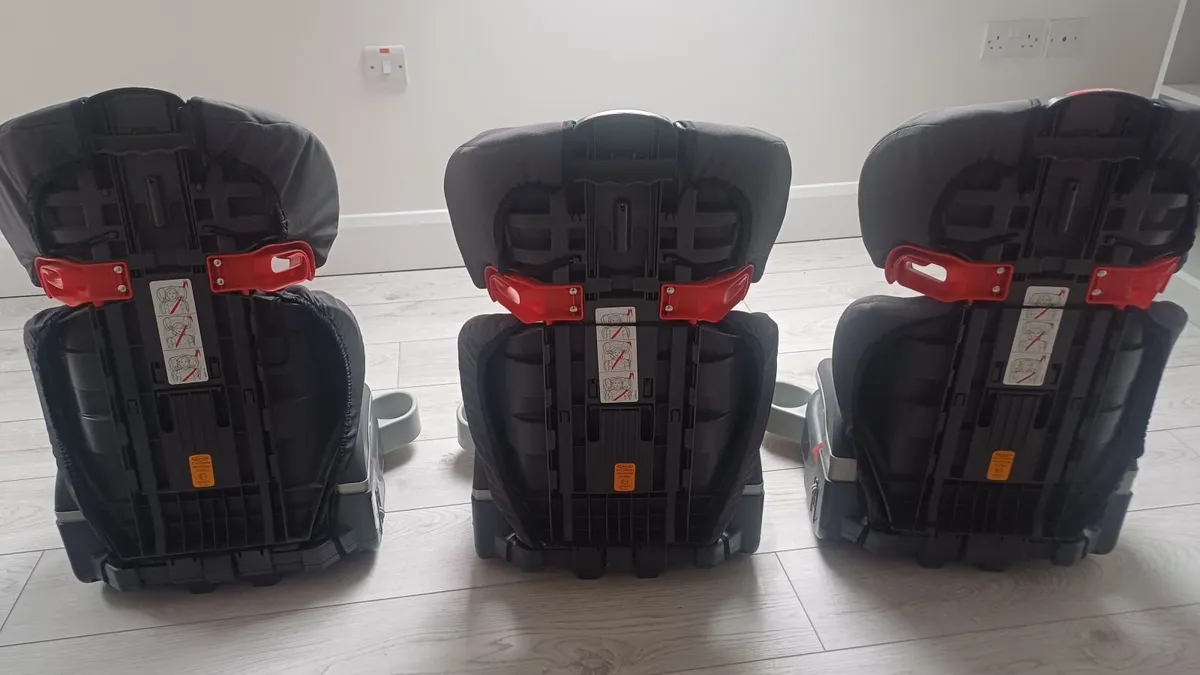 4 Child Car seats. - Image 2