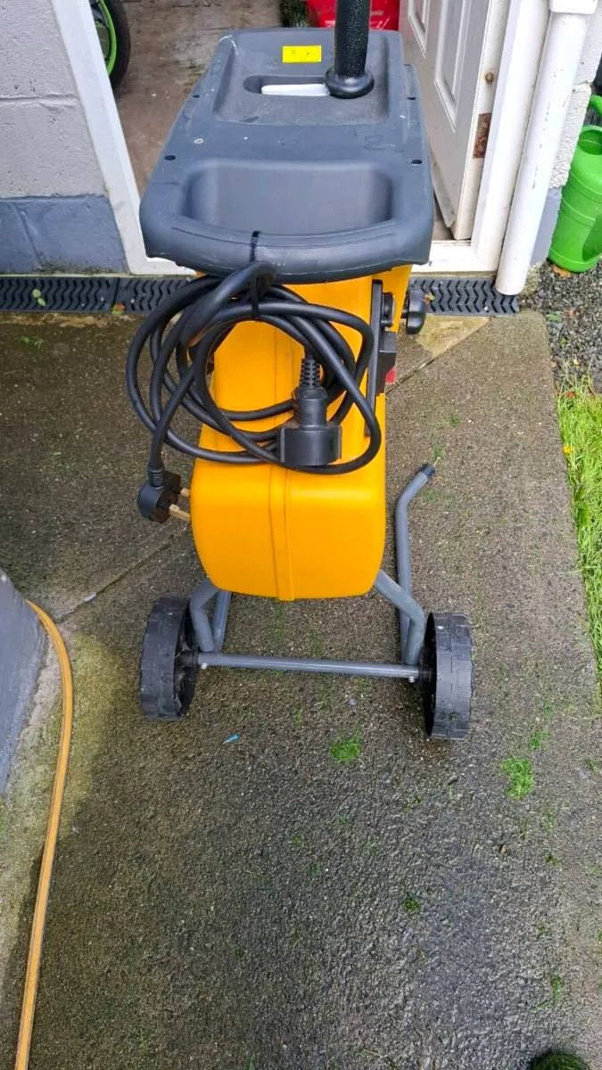 Wood chipper - Image 2