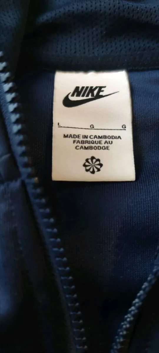 Nike top L - Image 2