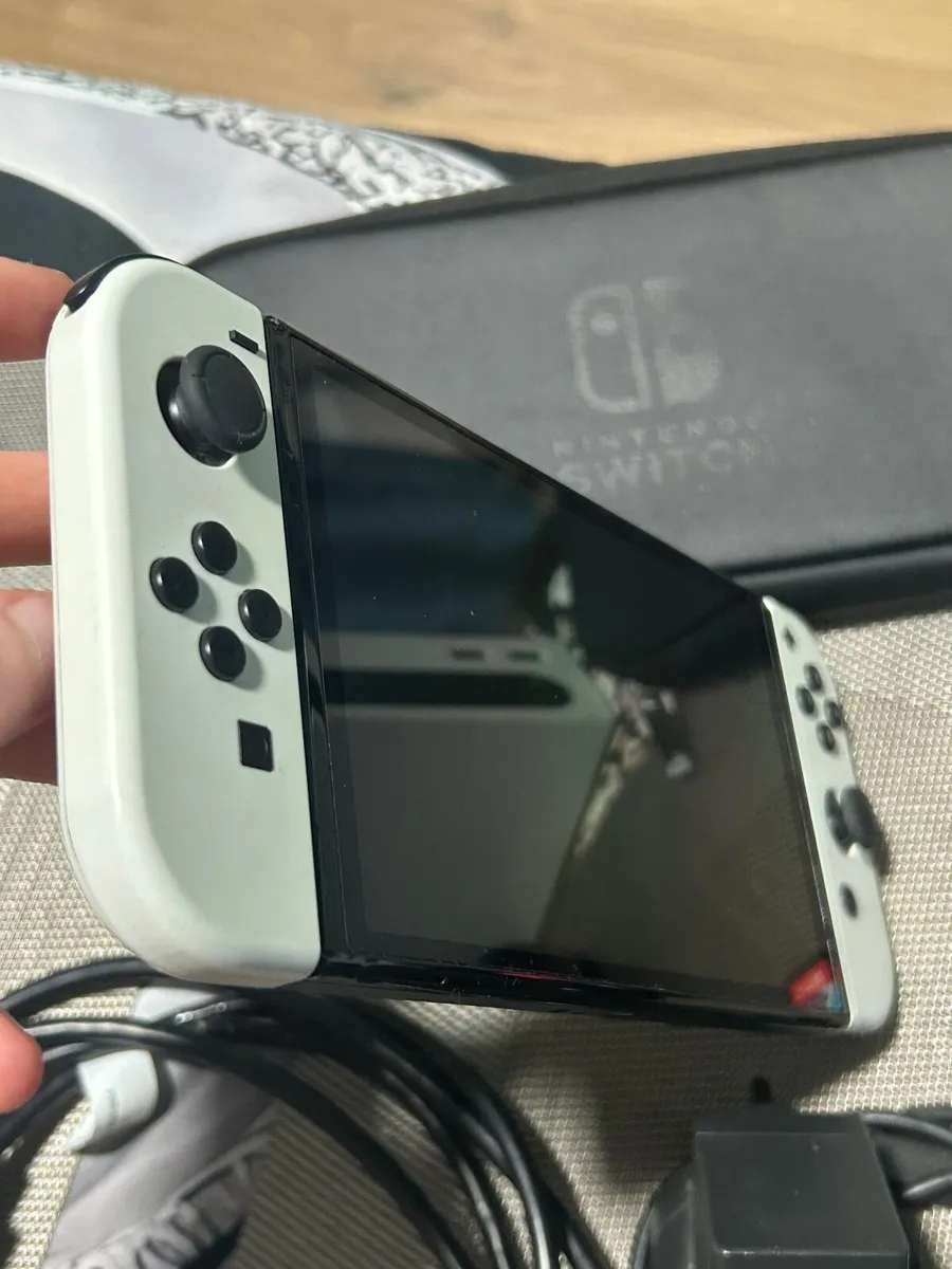 Nintendo Switch oled - Image 2
