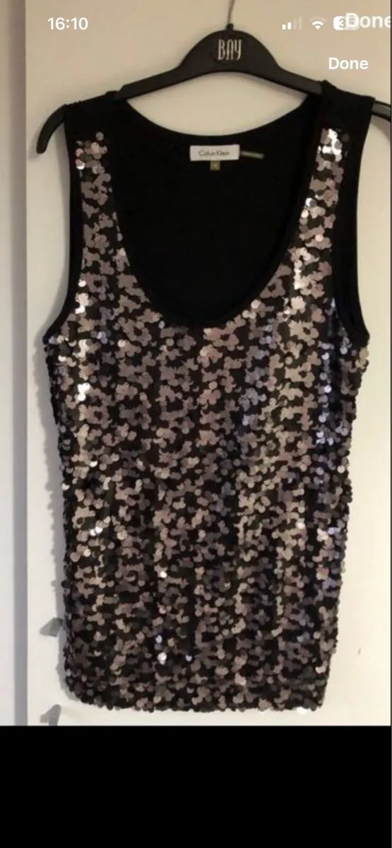 Ladies Calvin Klein top size M €15 - Image 1