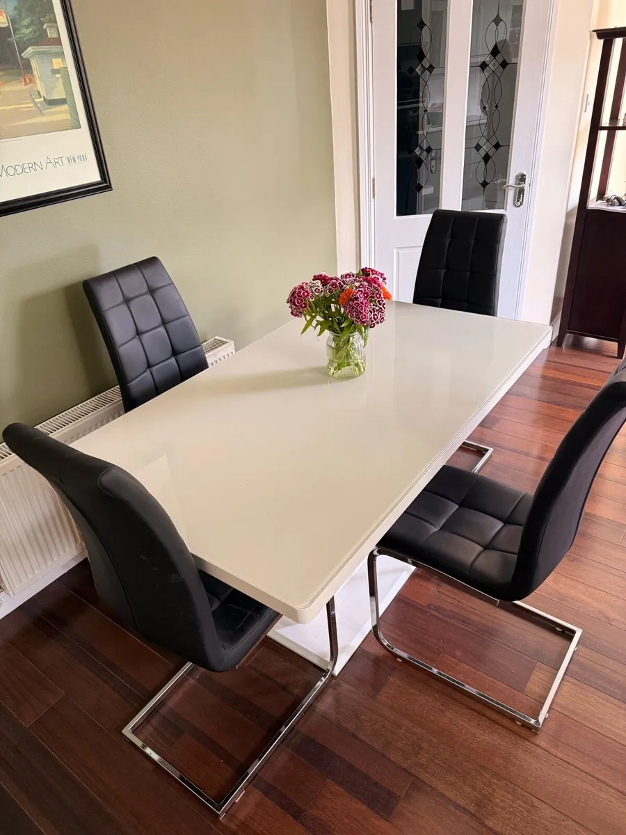 Glass Kitchen Table & x4 chairs - Image 1