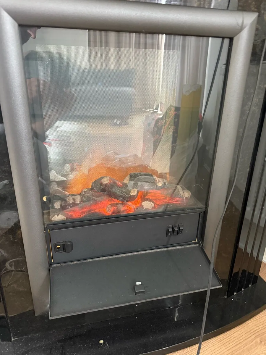 Dimplex Electric Fireplace Suite - Image 2