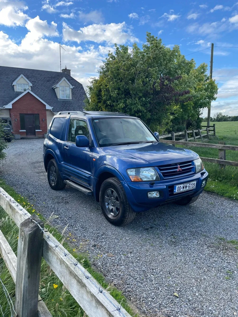 2000-Mitsubishi Pajero SWB-DOE 2027-FSH - Image 2