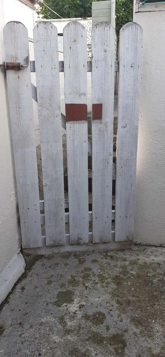 .timber  side gate. - Image 2