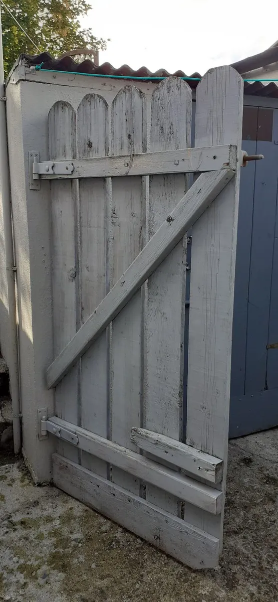 .timber  side gate. - Image 3