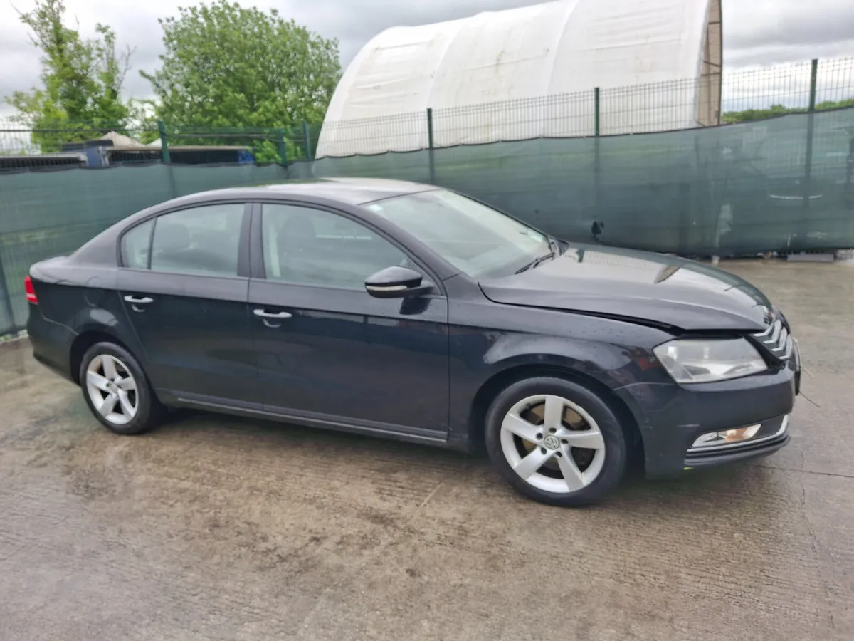 2014 Volkswagen Passat  TDI - Image 3