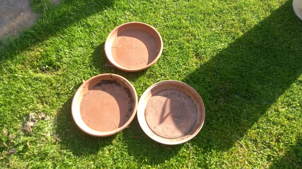 Large Plant pot saucers x 3 - Image 3