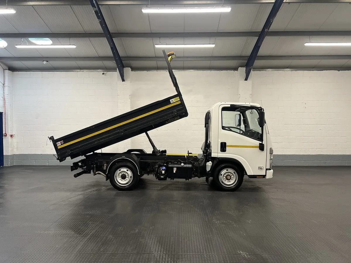 2023 Isuzu Grafter Tipper Van - Image 1