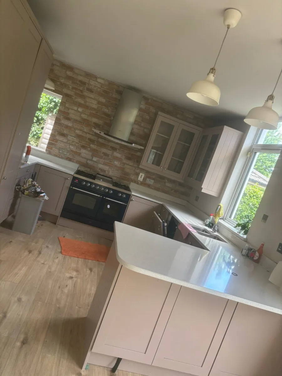 Kitchen stove, units, freezer and worktop - Image 1