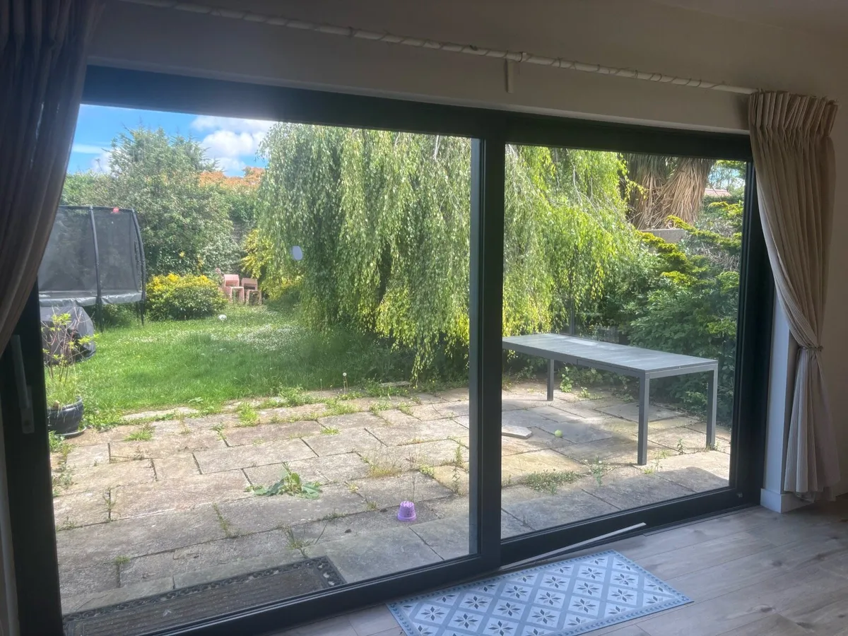 Sliding door