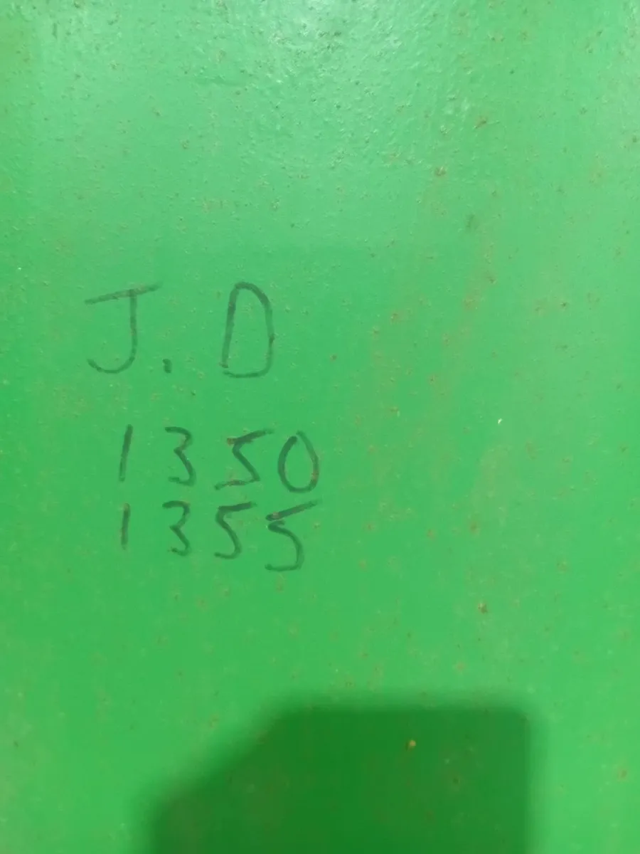 John deere 1350 1355 conditioner hood - Image 4