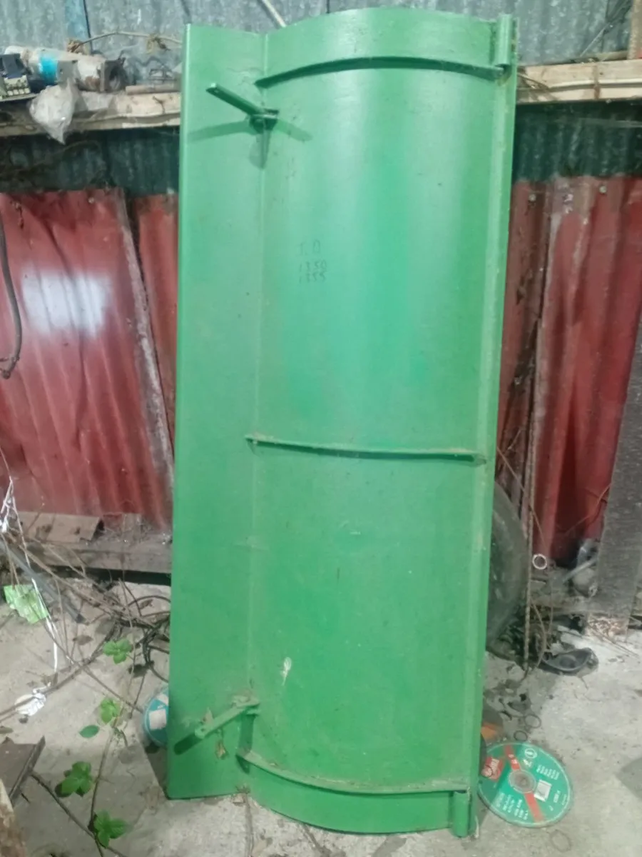 John deere 1350 1355 conditioner hood - Image 1