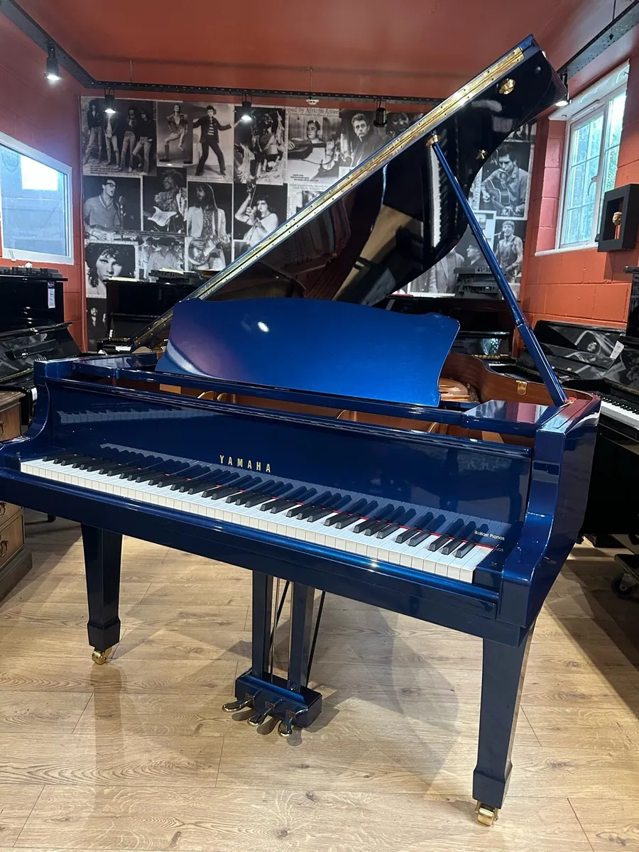 Yamaha C3 grand piano circa 2007 - Image 1