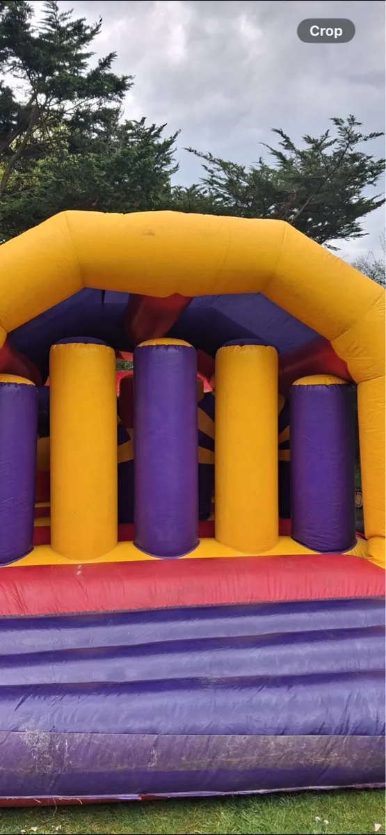 Bouncy castles - Image 2