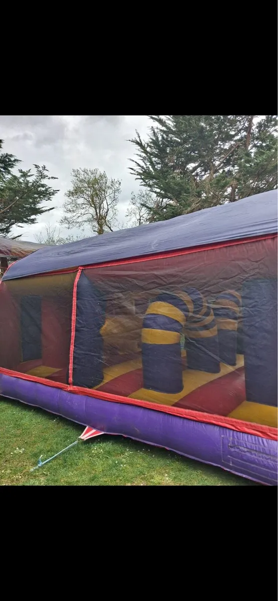 Bouncy castles - Image 3