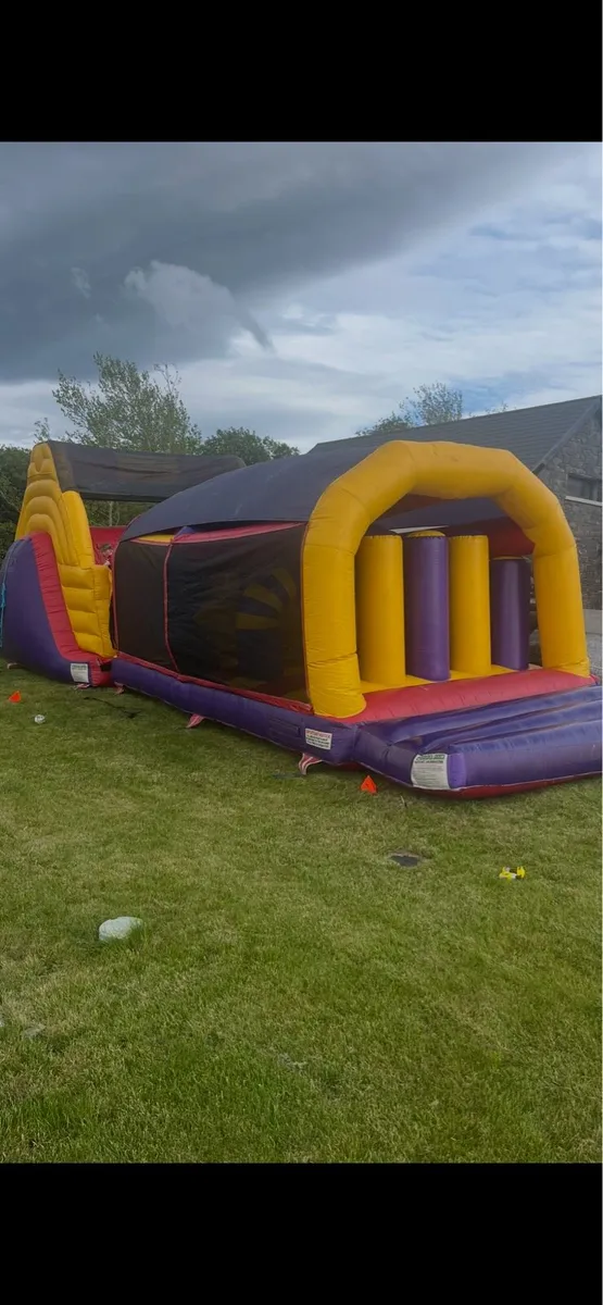 Bouncy castles - Image 1