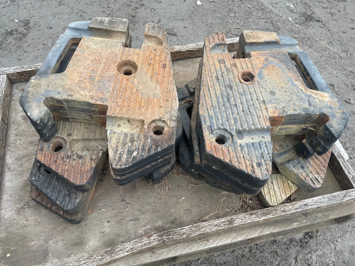 Valtra front weights - Image 2
