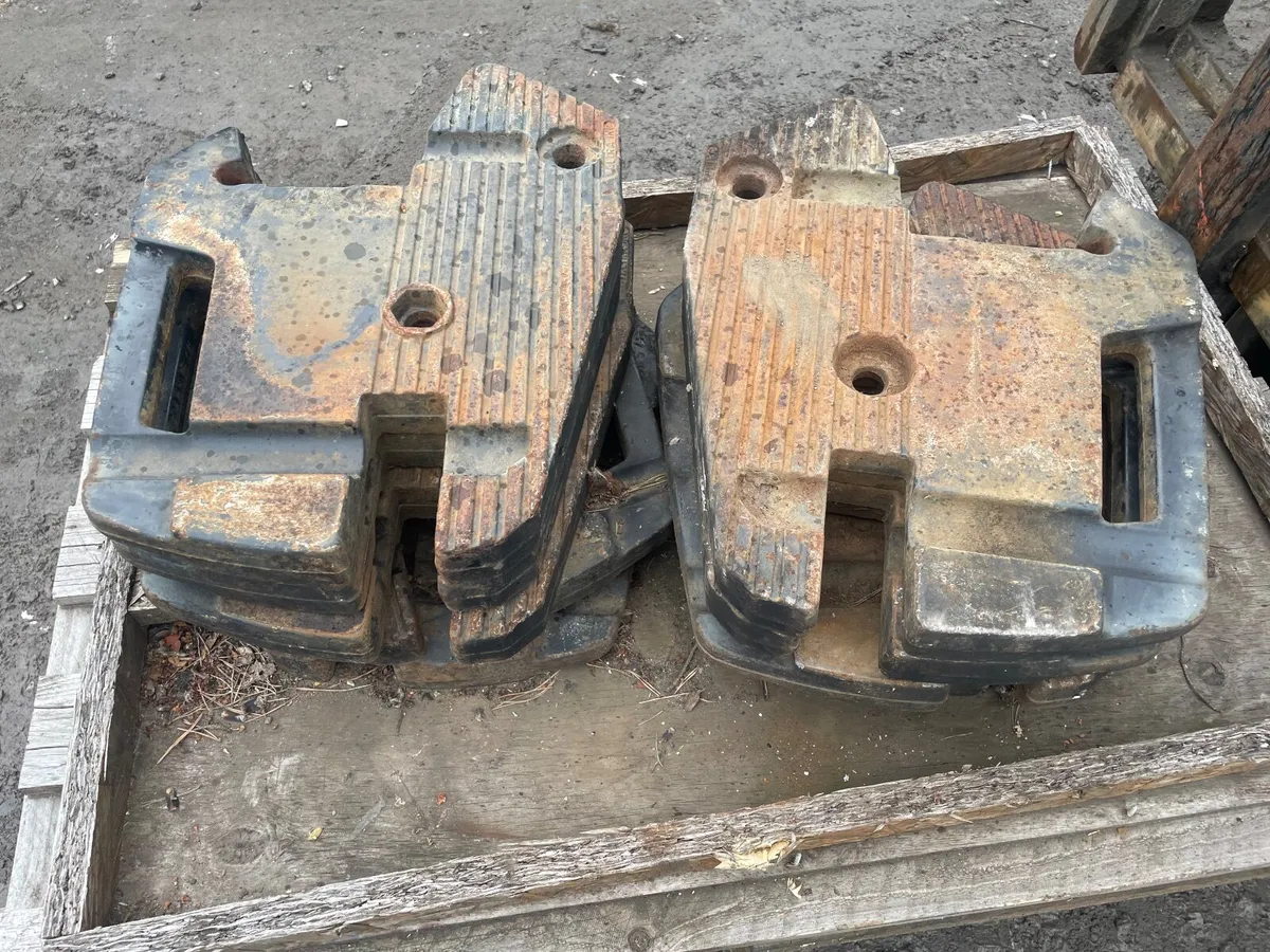Valtra front weights - Image 1