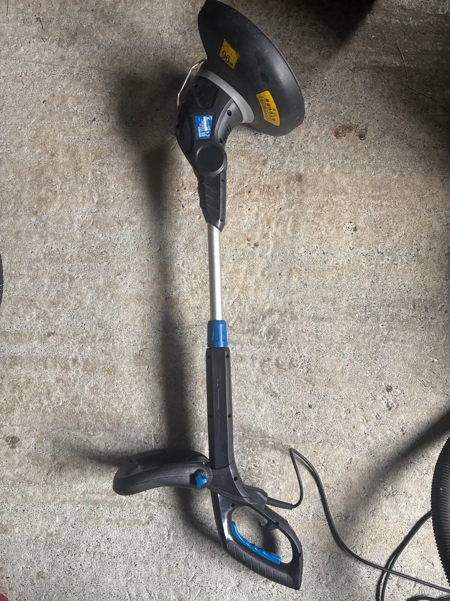 Mac Allister MGT600 600W Electric Strimmer - Image 1