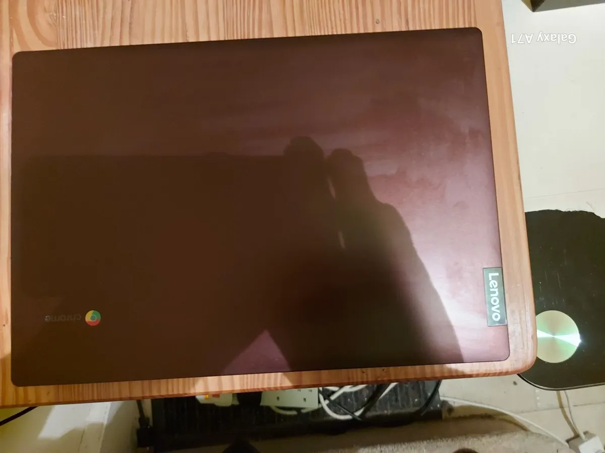 Lenovo Chromebook, 64GB, in NEW Condition - Image 2
