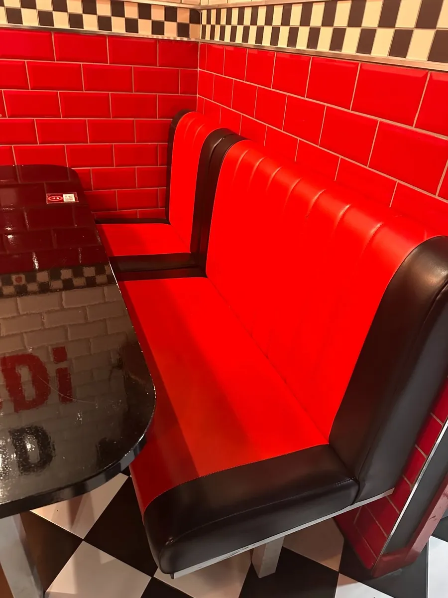 Fast food restaurant seats - Image 2