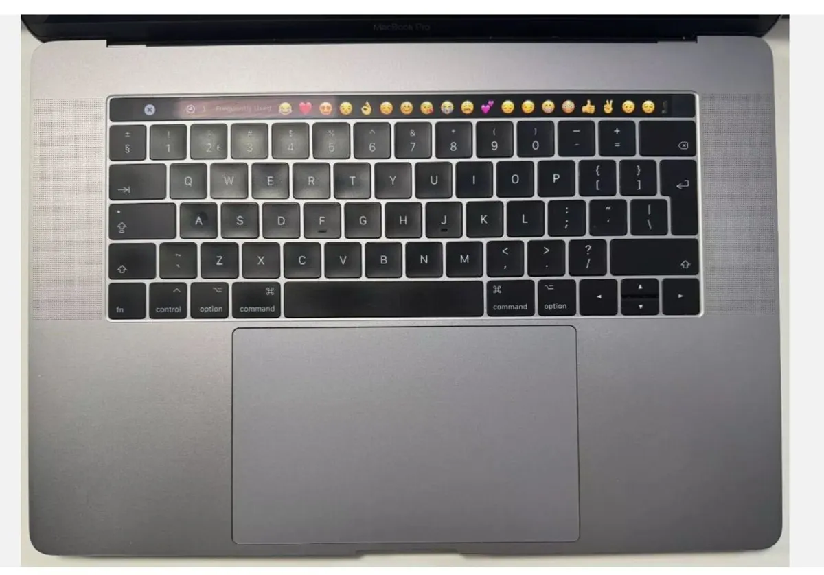 Apple 15" MacBook Pro A1990 i7 16GB RAM 1TB SSD - Image 3