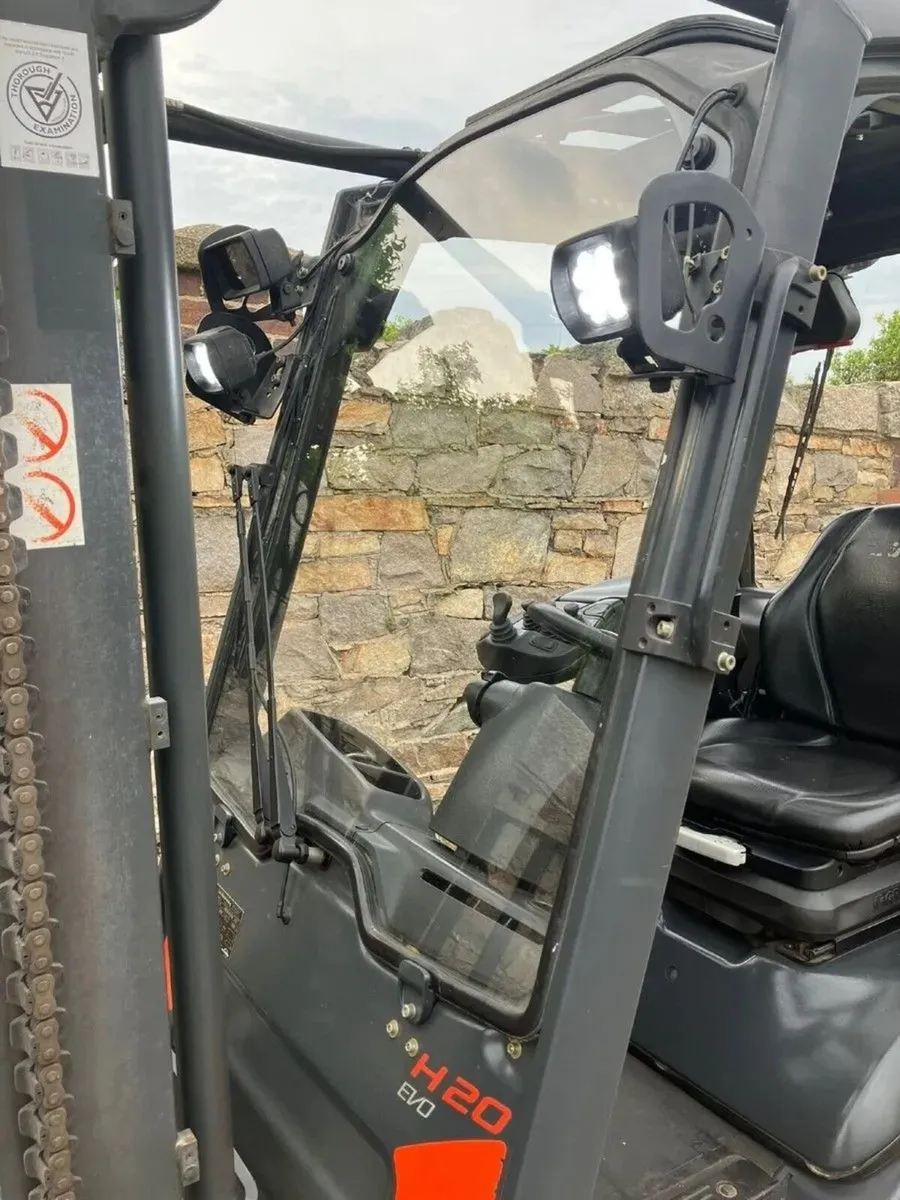 FORKLIFT - Image 4