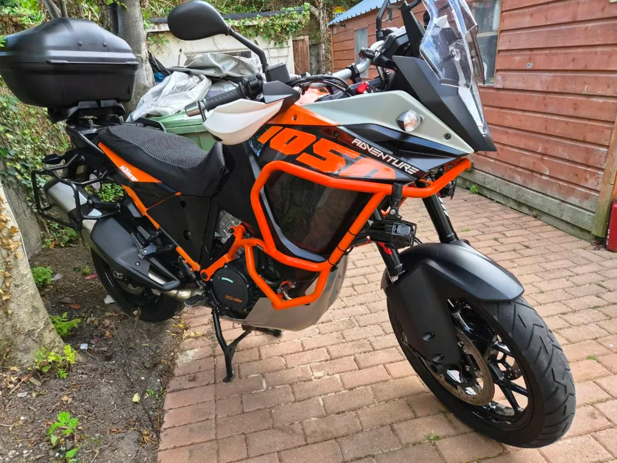 Triumph 1050 Ktm 1050 - Image 2