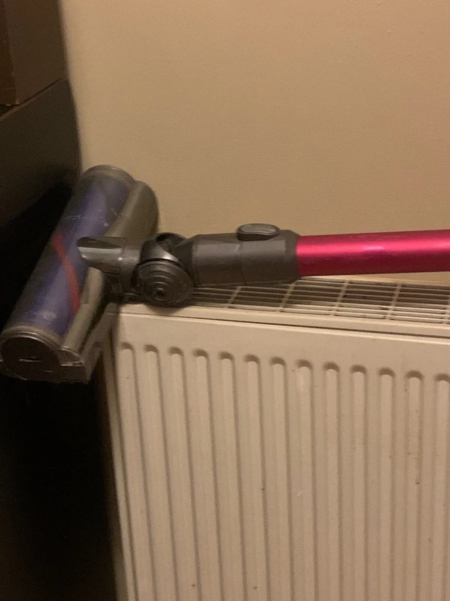 Dyson V6 absolute read description below - Image 4