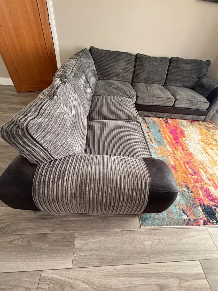 Couch - Image 2