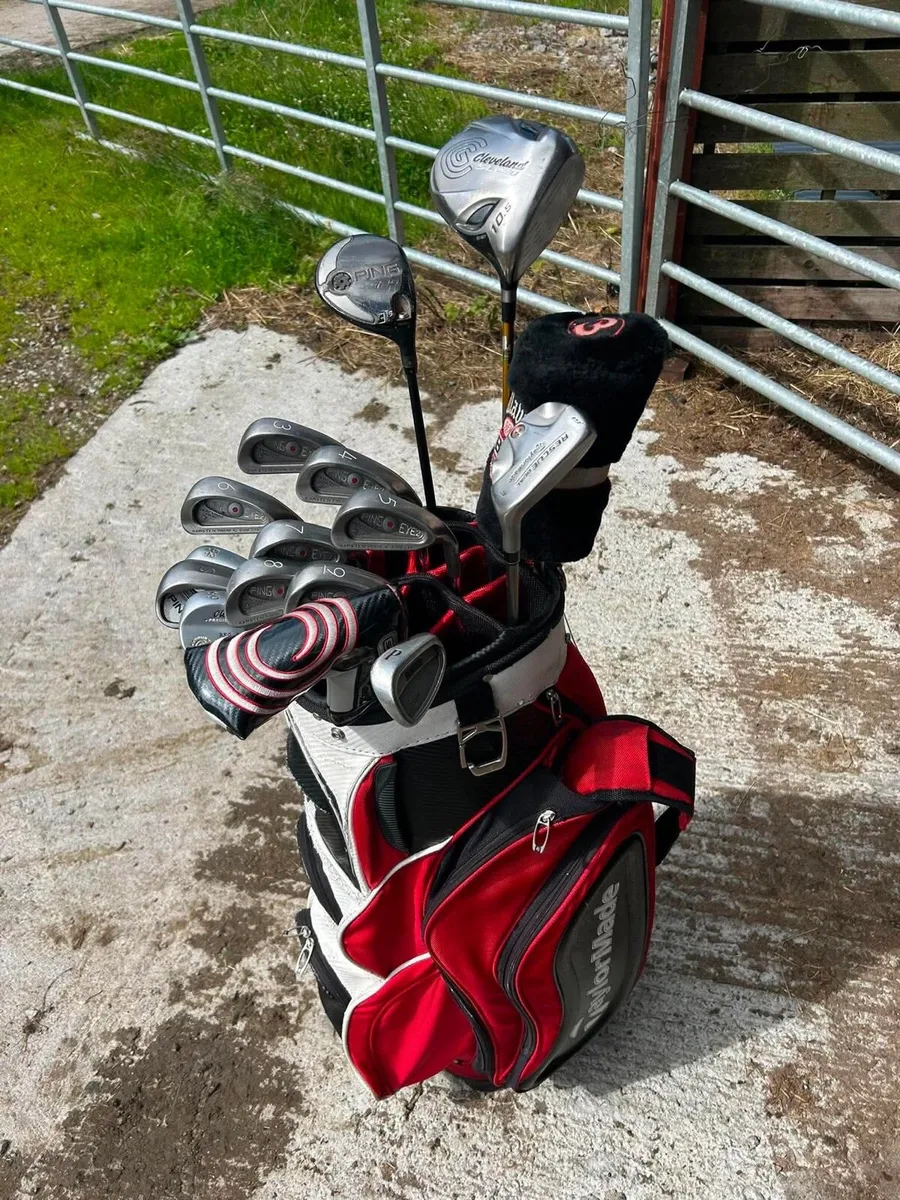 Golf clubs and bag - Image 1