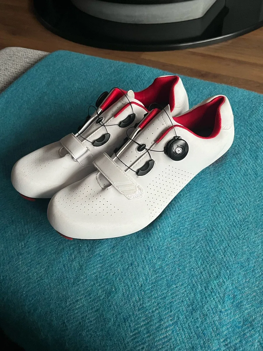 New cycle shoes - Image 1