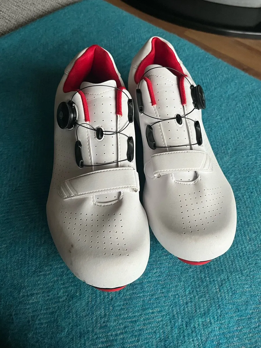 New cycle shoes - Image 2