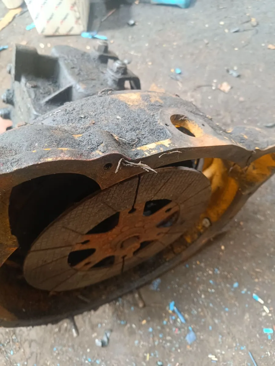 Hyster gear box - Image 2