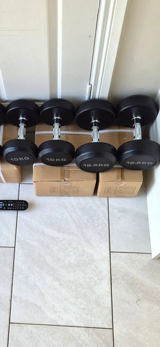 2xbrand new sets of dumbbells - Image 1