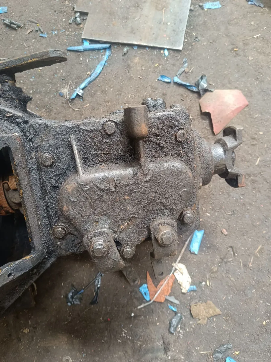 Hyster gear box - Image 4