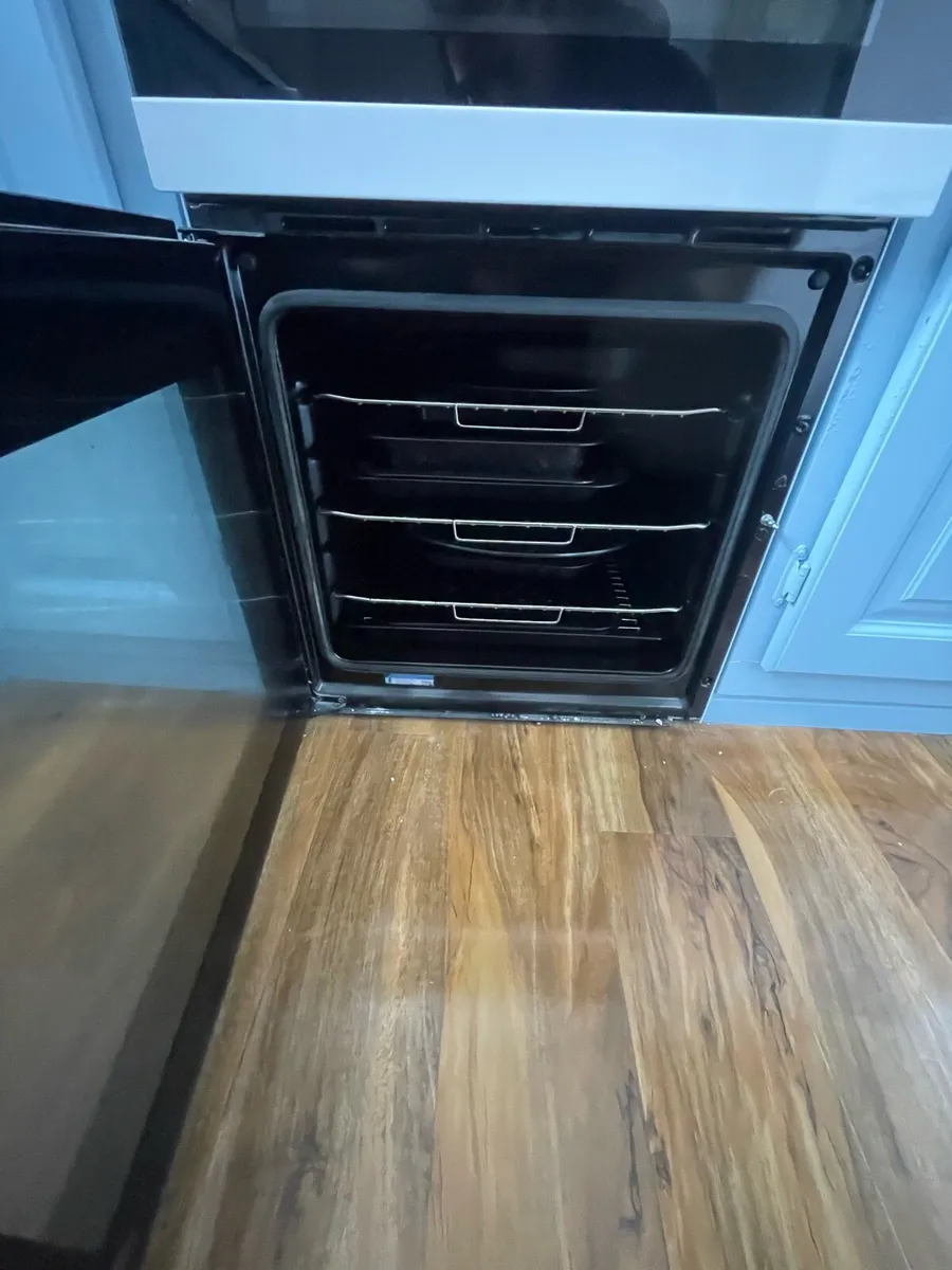 Double oven and hob - Image 4