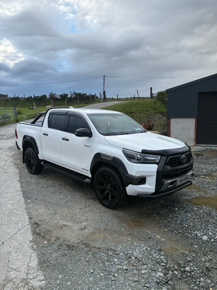 Toyota Hilux - Image 1