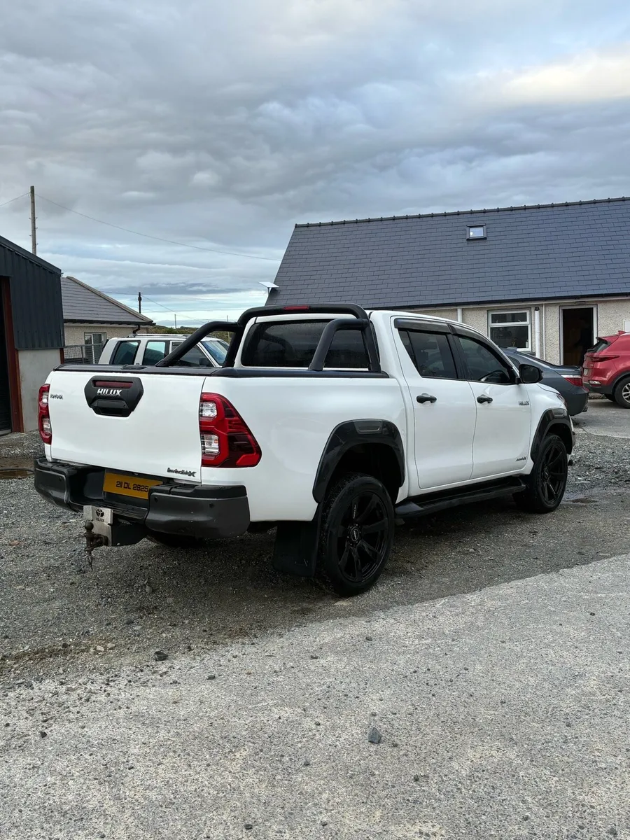 Toyota Hilux - Image 4