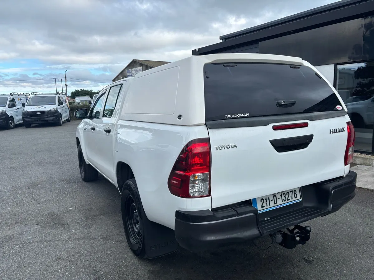 Toyota Hilux 2011 - Image 4