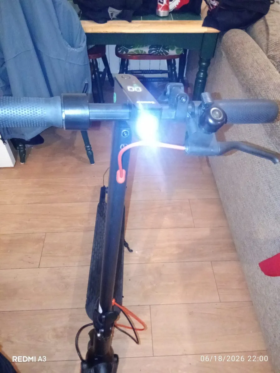 iScooter i9 Electric Scooter - Image 3