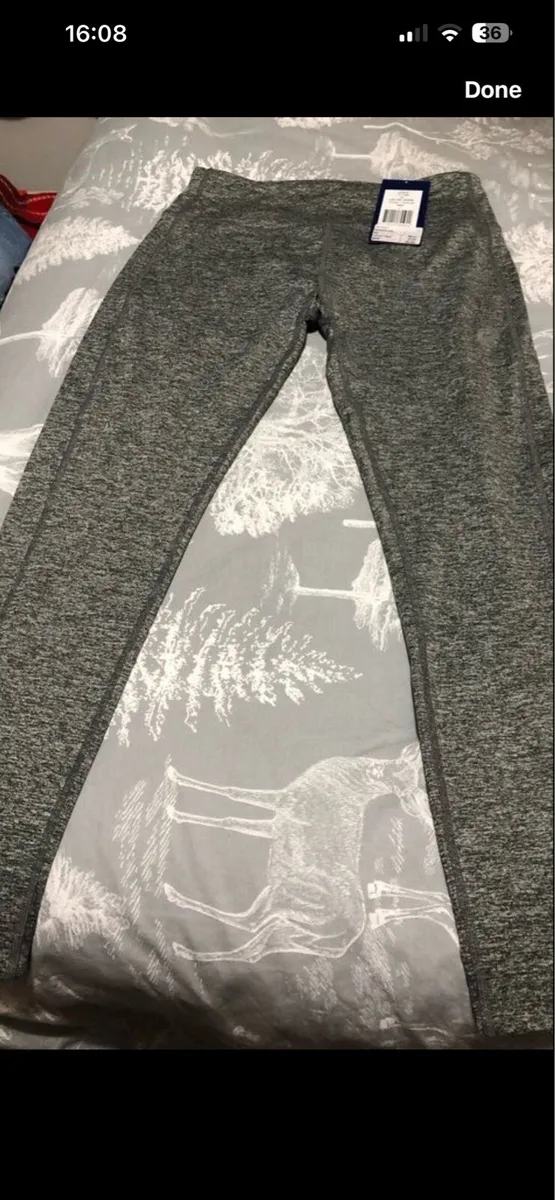 Ladies BNWT Ascis gel leggings size S €15 - Image 2